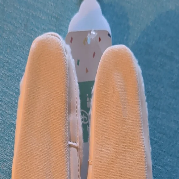 Disney Baby Winnie The Pooh Bear Slippers - Picture 5 of 5